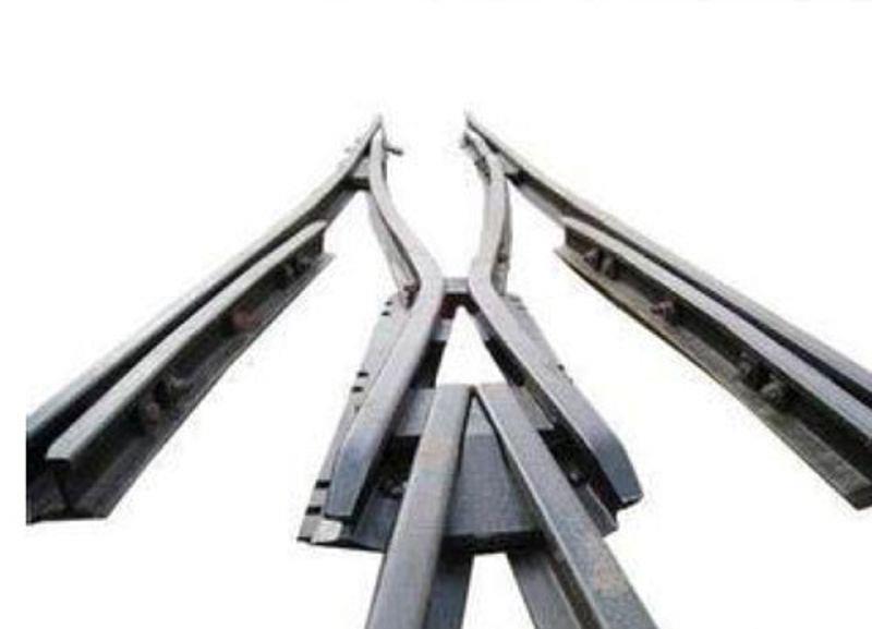 й糵